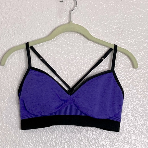 Lululemon Hold Your Om II Sport Bra in Iris Flower - Picture 4 of 8